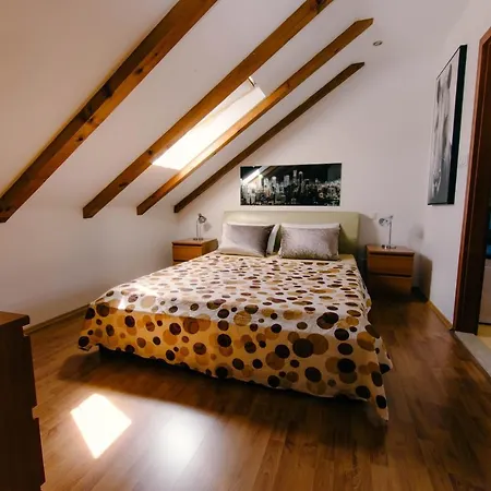 Large 3-bedroom Near Split Dalmatia Apartment *
