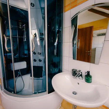 Large 3-bedroom Near Split Dalmatia Apartment