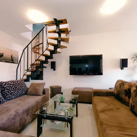 Apartment Large 3-bedroom Near Split Dalmatia Kastela