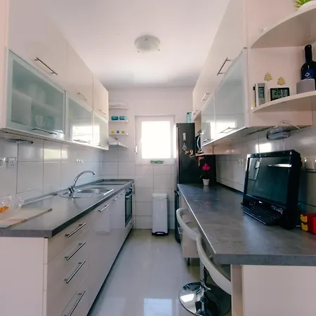 Large 3-bedroom Near Split Dalmatia Kastela